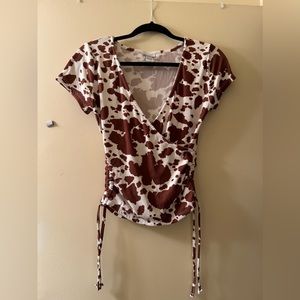 Ruched cow print shirt, Size M